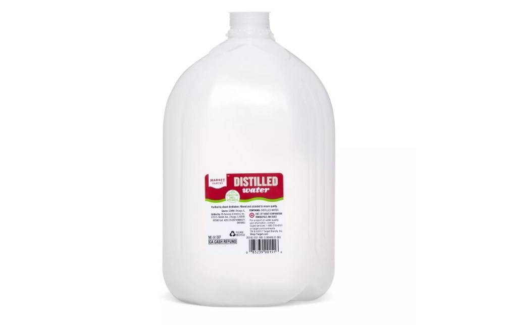 Distilled water for cleaning MacBook