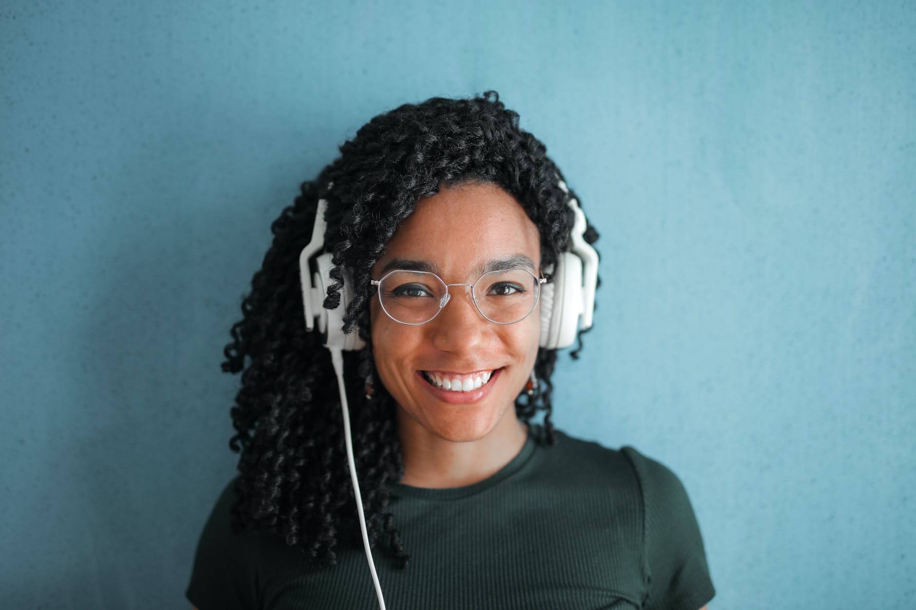 Headphones for people who wear eyeglasses